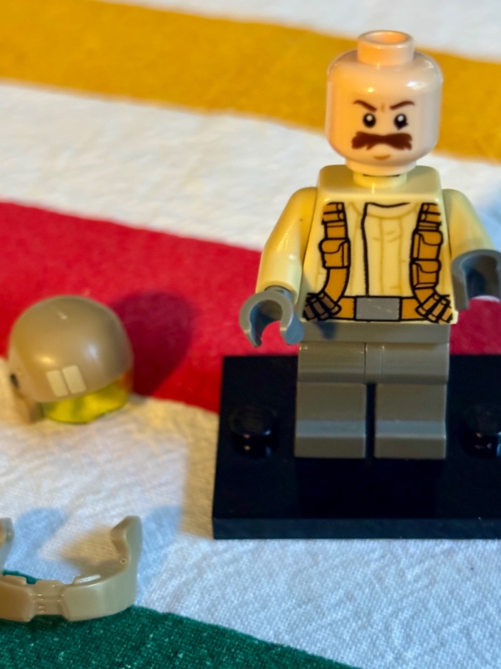 LEGO STAR WARS "Resistance Trooper" sw0696 with stand, all accessories. LIKE NEW